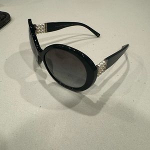 Vintage Chanel sunglasses with pearl detail